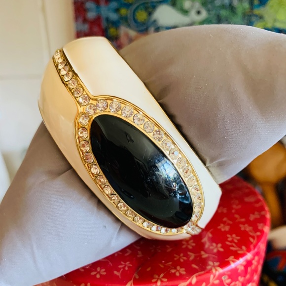 Art Deco Style Cream & Black Crystal Enameled Clamper Bracelet - Picture 3 of 9